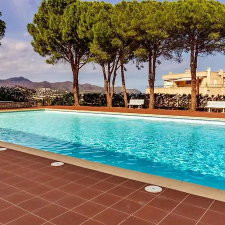 Fener De Dalt 85 + Piscina Comunitaria Llança